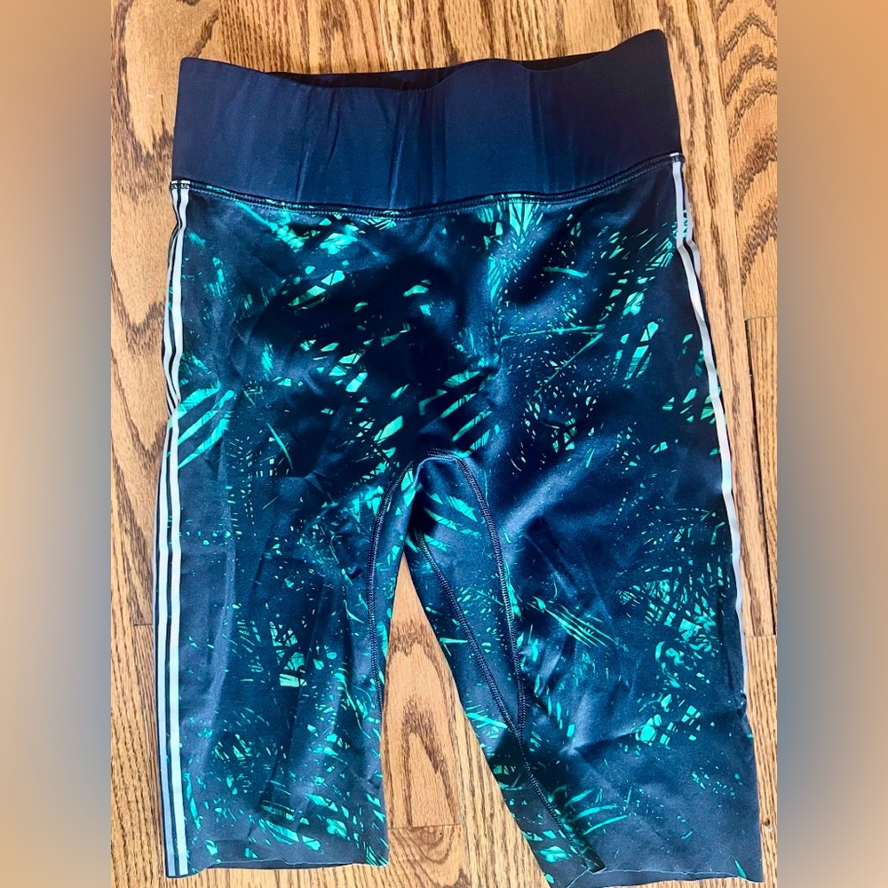 Blackline by Noli shorts- Size Large